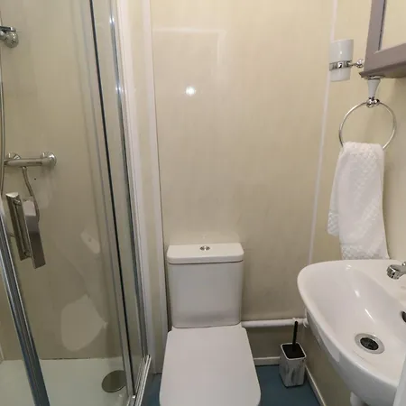 بيت للعطل 170 Victoria Road