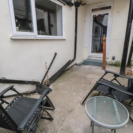 بيت للعطل 170 Victoria Road